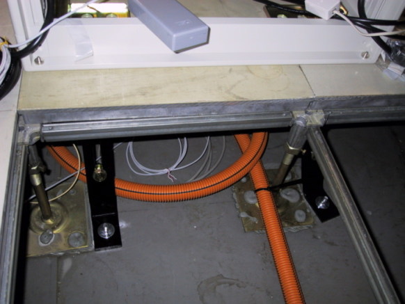 LAN�H��,�d�C�H��,�ʐM�H��,19�C���`���b�N�ݒu��ϐk�H��