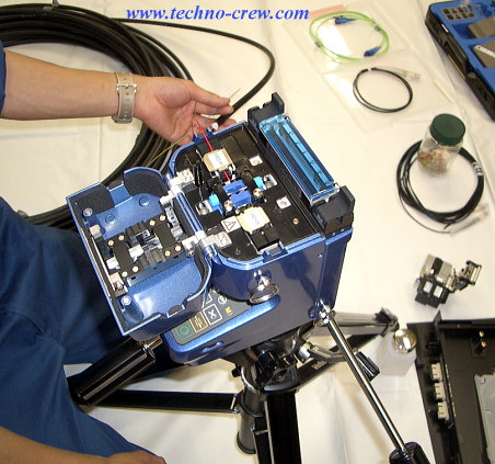 ���t�@�C�o�[�P�[�u���Z���ڑ� ������Ѓe�N�m�N���[ ���� �V�h